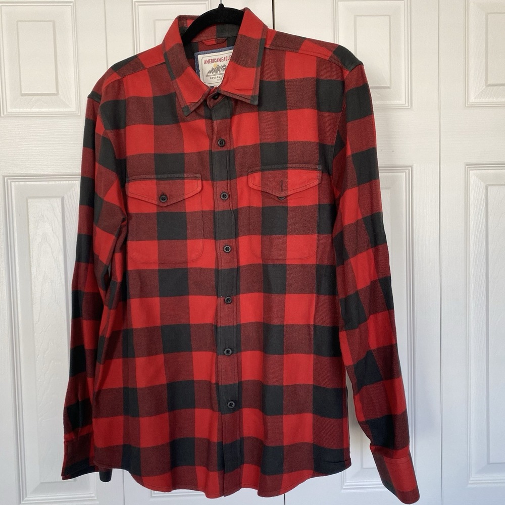American Eagle Flannel Button Down Men Medium Red Black Buffalo Plaid LS